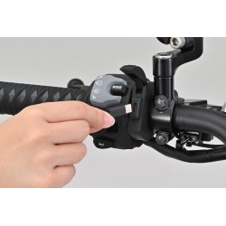 Fuente de alimentación USB tipo C DAYTONA Slim aluminio - manillar Ø22,2/25,4 2