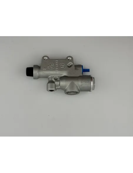 Bomba BREMBO UPGRADE trasera - PS13 Plata - Con depósito integrado 