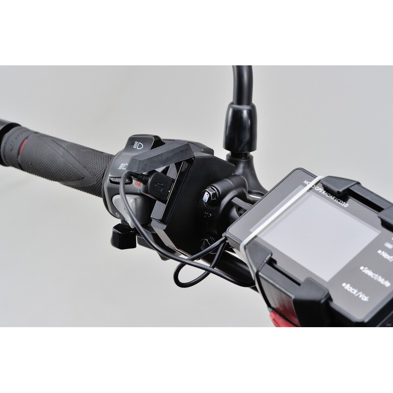 Fuente de alimentación USB DAYTONA Slim - manillar Ø22,2/25,4