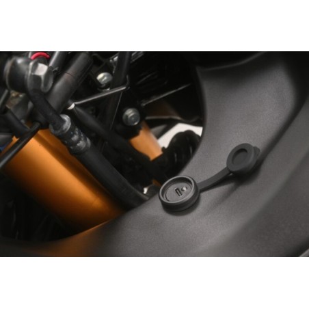 Conexión USB-C DAYTONA para montaje de carenado