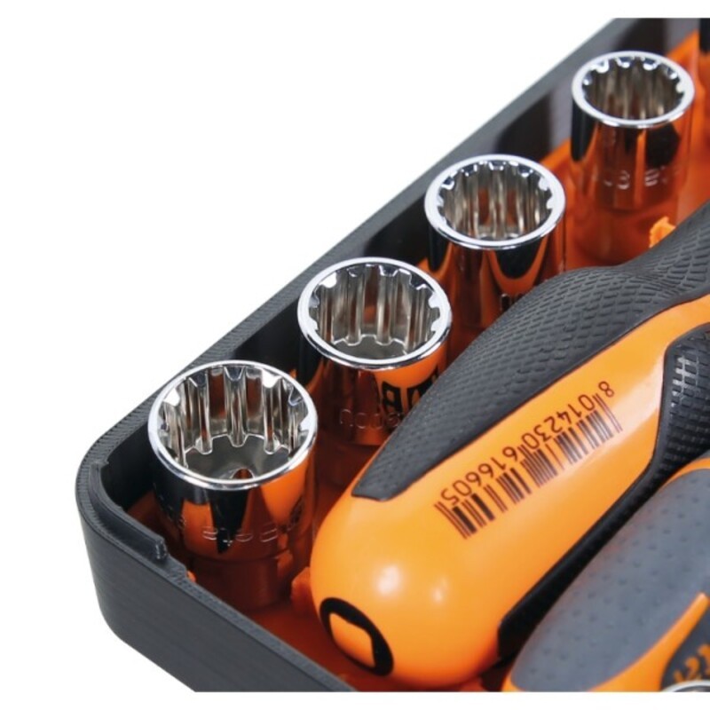 Surtido BETA de 11 llaves de vaso hexagonales, 21 puntas de atornillar y 7 accesorios, con carraca reversible, en caja de plásti