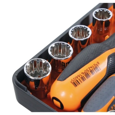 Surtido BETA de 11 llaves de vaso hexagonales, 21 puntas de atornillar y 7 accesorios, con carraca reversible, en caja de plásti