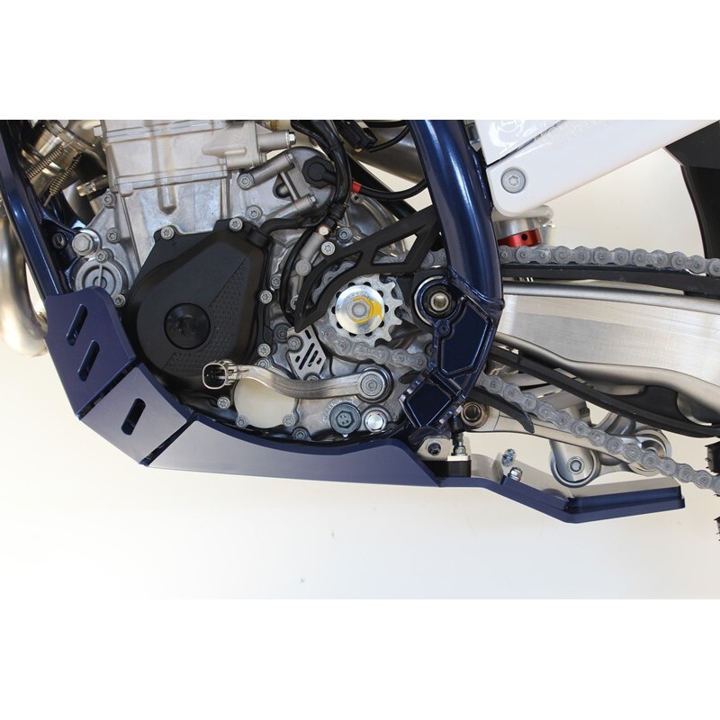 Cubrecárter AXP Xtrem con protección de bieleta de suspensión - HDPE 8mm