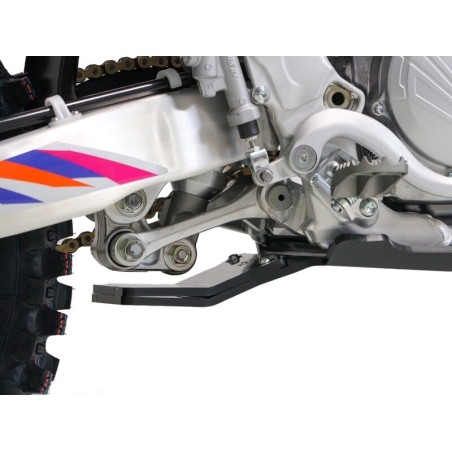 Cubrecárter AXP Xtrem con protección de bieleta - HDPE 8mm