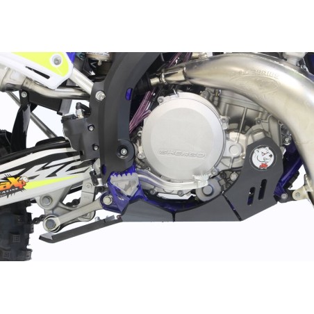 Cubrecárter AXP Xtrem negro - Sherco