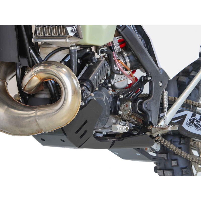 Cubrecárter AXP Xtrem con protección de bieleta HDPE 8mm