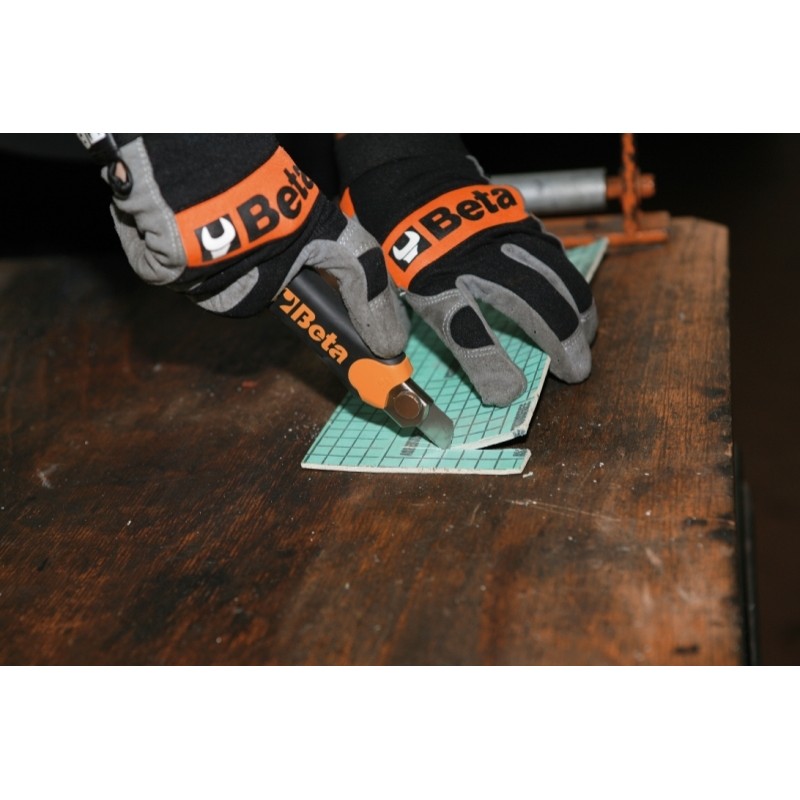 Cutter BETA de 18 mm con seis cuchillas