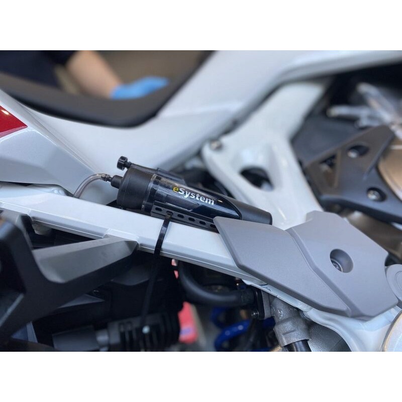 Sistema de lubricación SCOTTOILER eSystem 3.1 + Lubricante Biodegradable Green