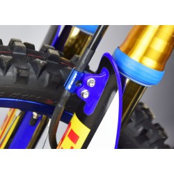 Abrazadera latiguillo de freno delantero SCAR - Azul 2