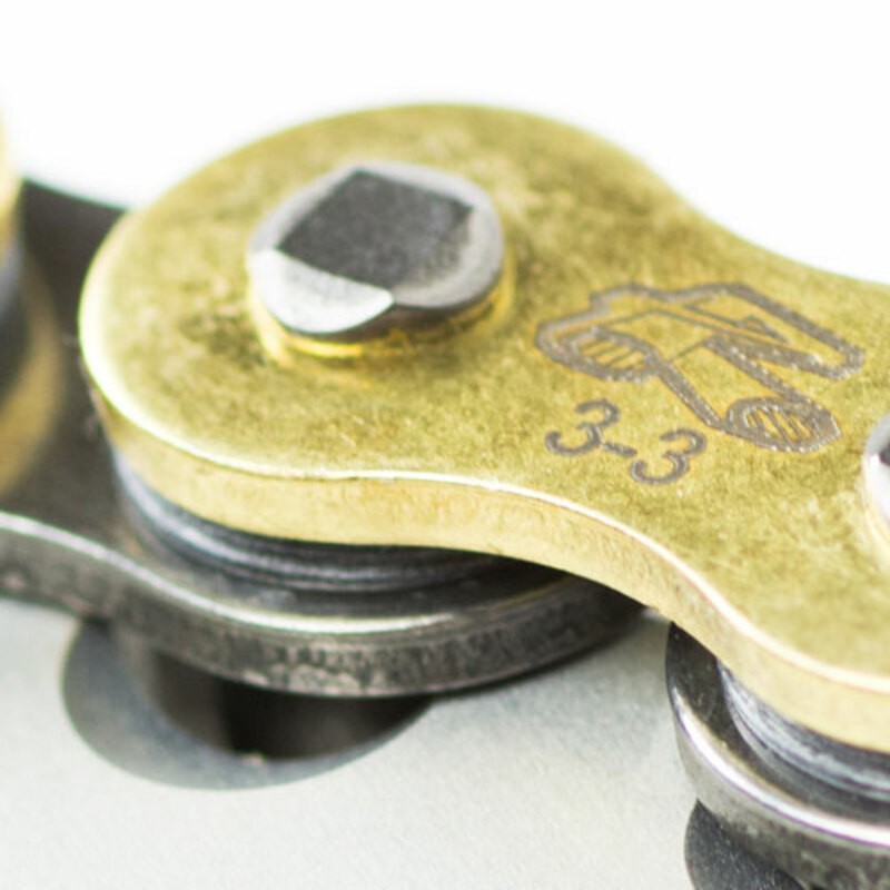 Cadena Renthal con retenes 520R3-3 con 118 eslabones negro/oro